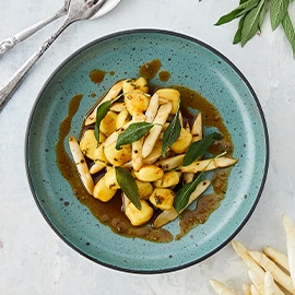 Grillattua parsaa, kanaa ja gnoccheja Grillattua parsaa, kanaa ja gnoccheja